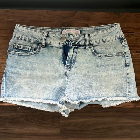 Jean shorts - Picture 1 of 3